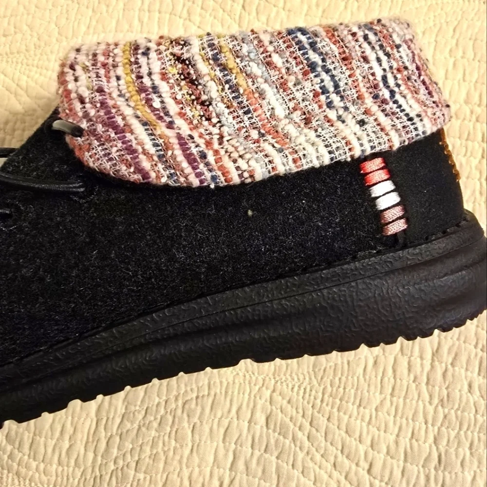 NWT Hey Dude Youth Wendy Wool Folded Ankle Booties